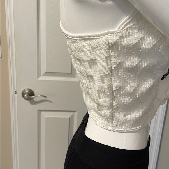 MILLY IVORY GEOMETRIC TEXTURED SIDE EXPOSED ZIPPER RACER BACK CROP TOP NWOT 4 - Picture 9 of 11